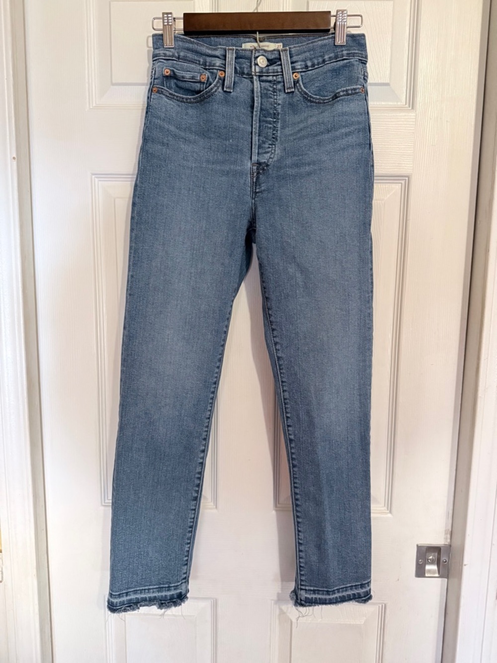 Levi's Straight Leg Jeans - Light Blue Denim